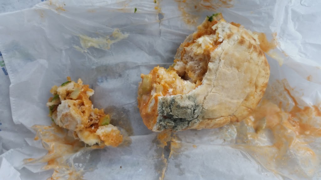 Royal Farms | meal takeaway | 8198 Veterans Hwy, Millersville, MD 21108, USA | 4433437298 OR +1 443-343-7298