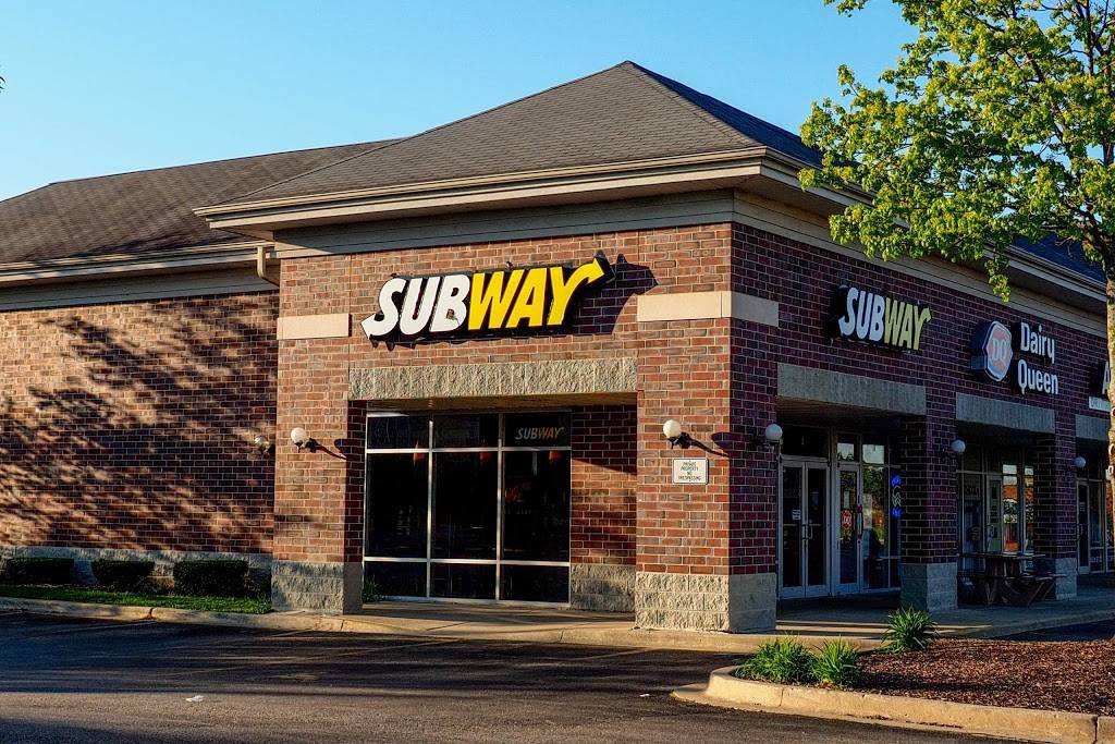 Subway Restaurants | restaurant | 3 S Sutton Rd, Streamwood, IL 60107, USA | 6303725357 OR +1 630-372-5357