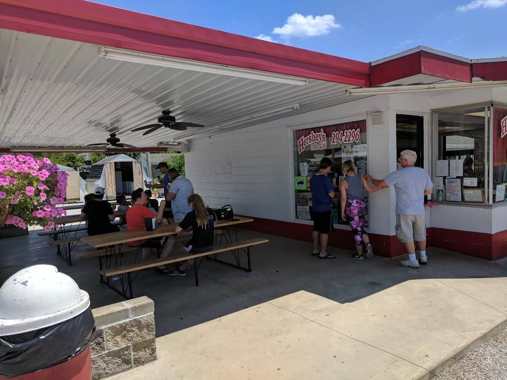Hersheys Drive In | restaurant | 900 E 2nd St, Veedersburg, IN 47987, USA | 7652942296 OR +1 765-294-2296