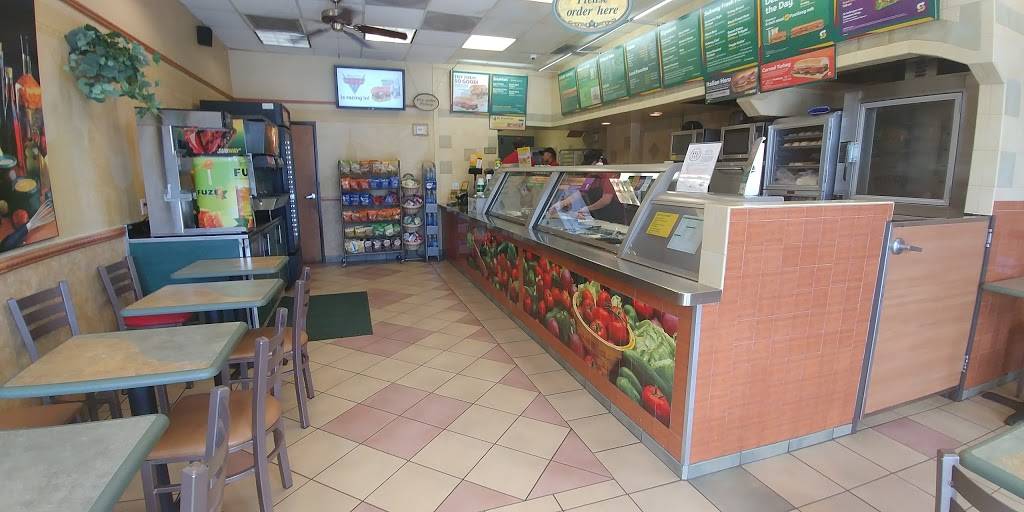 Subway Restaurants | restaurant | 15900 Crenshaw Blvd E, Gardena, CA 90249, USA | 3105233390 OR +1 310-523-3390