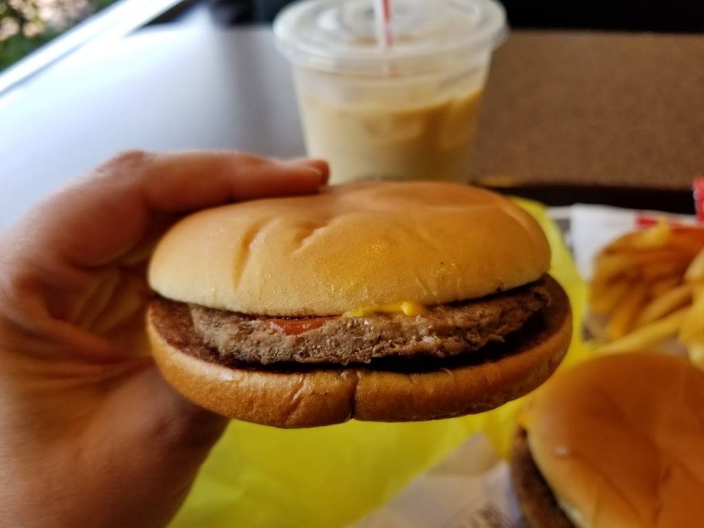 McDonalds | cafe | 8177 Dani Dr, Fort Myers, FL 33912, USA | 2399310277 OR +1 239-931-0277