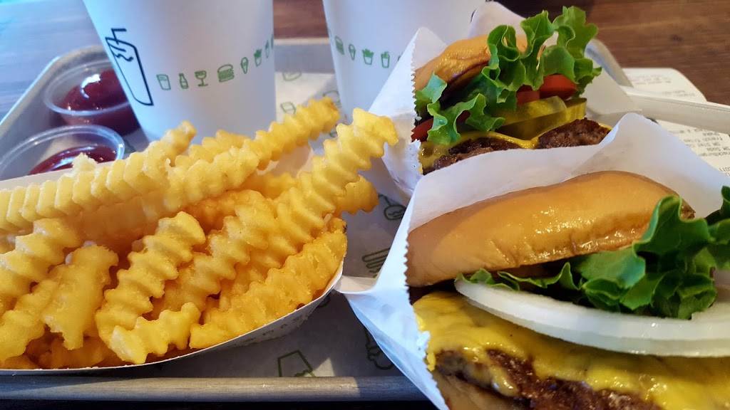 Shake Shack | restaurant | 1445 New Britain Ave Unit #1385, West Hartford, CT 06110, USA | 8609000559 OR +1 860-900-0559