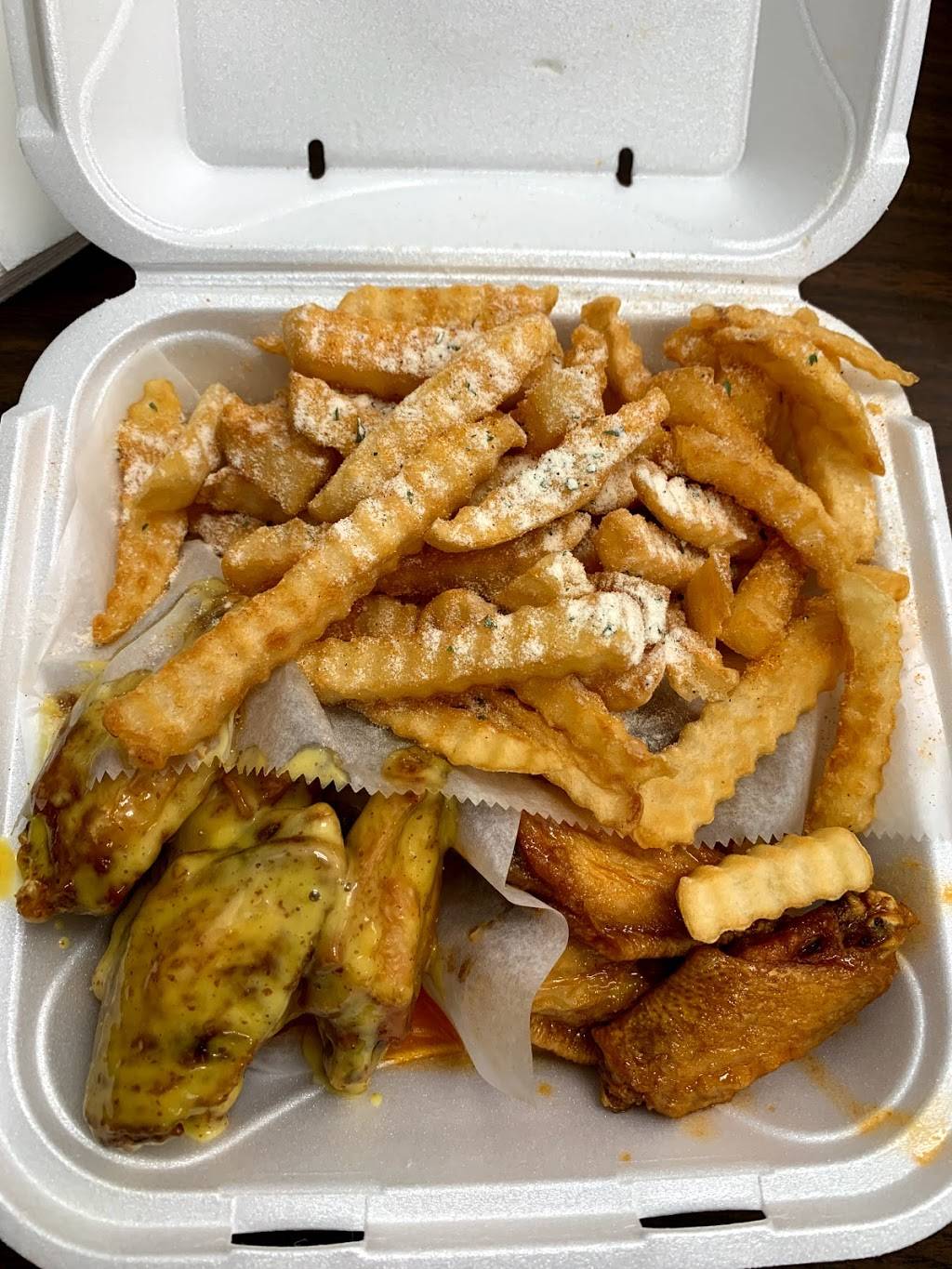 Champion Wings | restaurant | 3552 Panola Rd, Lithonia, GA 30038, USA | 7703230202 OR +1 770-323-0202