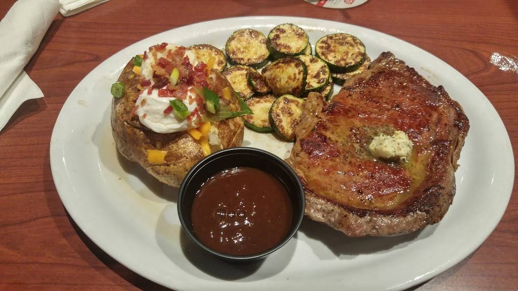 Ruby Tuesday | restaurant | 7 Corvette Dr, Litchfield, IL 62056, USA | 2173242808 OR +1 217-324-2808