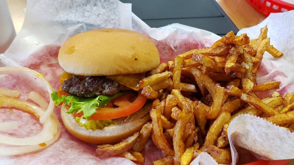 The Station Burger CO. | restaurant | 3500 James Sanders Blvd, Paducah, KY 42001, USA | 2704083473 OR +1 270-408-3473