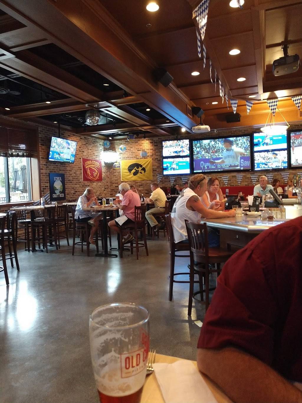 Old Chicago Pizza and Taproom | restaurant | 3100 Dodge St, Dubuque, IA 52003, USA | 5636902040 OR +1 563-690-2040