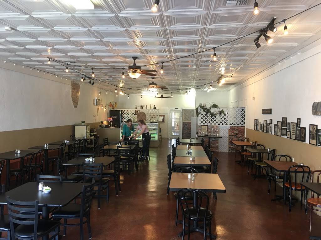 Lit’l Italy | restaurant | Stockdale, TX 78160, USA | 8309960060 OR +1 830-996-0060