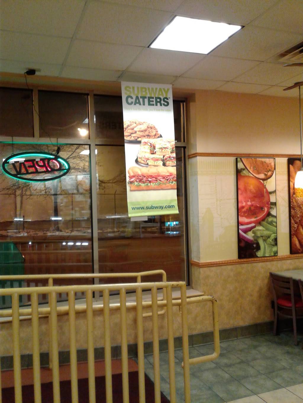 Subway | restaurant | Subway/Daycare/StripCtr, 3434 W North Ave Unit A, Milwaukee, WI 53208, USA | 4148735338 OR +1 414-873-5338