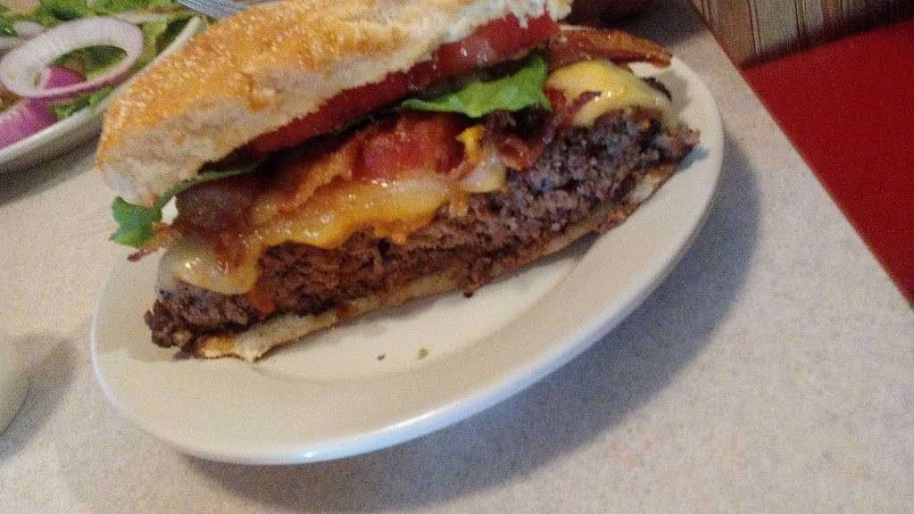 Hoosier Bar & Grill | night club | 4645 W Richland Plaza Dr, Bloomington, IN 47404, USA | 8129356333 OR +1 812-935-6333