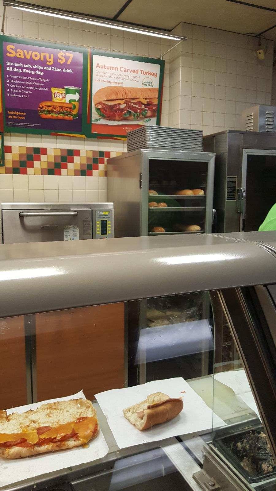 Subway Restaurants | restaurant | 2596 Gus Thomasson Rd, Dallas, TX 75228, USA | 2143201222 OR +1 214-320-1222
