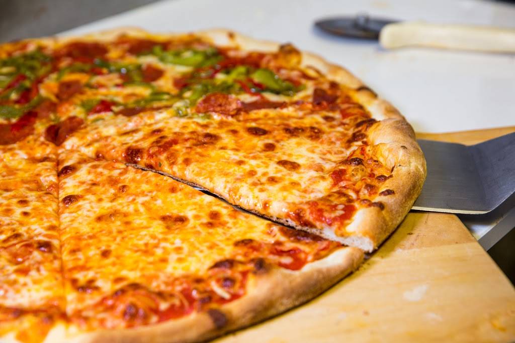 Scorpios Italian Eatery & Pizzeria | restaurant | 2742 Elkcam Blvd, Deltona, FL 32738, USA | 4073289919 OR +1 407-328-9919