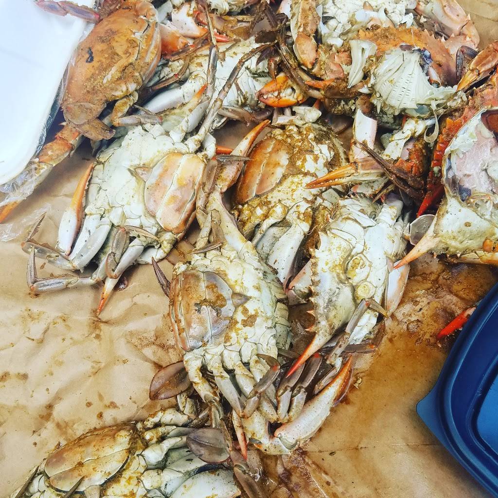 Corner Crab House | restaurant | 4600 Erdman Ave, Baltimore, MD 21205, USA | 4104857442 OR +1 410-485-7442
