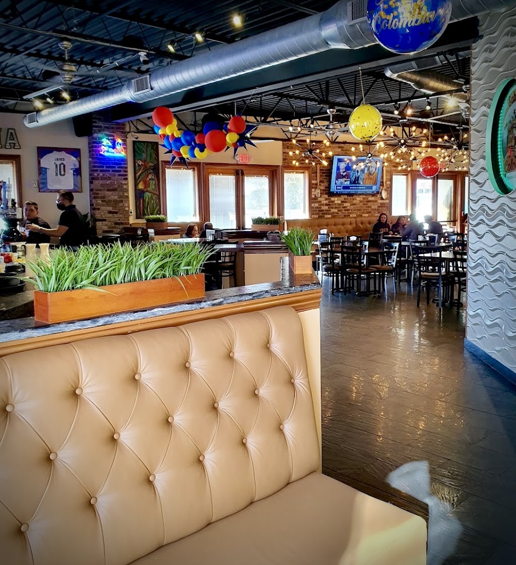 El Patio Colombiano | restaurant | 27 Carmans Rd, Massapequa, NY 11758, USA | 5163083805 OR +1 516-308-3805