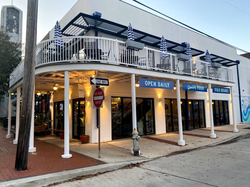 Juniors on Harrison | restaurant | 789 Harrison Ave, New Orleans, LA 70124, USA | 5047666902 OR +1 504-766-6902