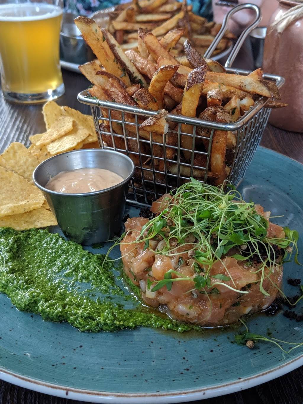 La Croisée des chemins | restaurant | 3701 Boulevard Fréchette, Chambly, QC J3L 0M8, Canada | 4505933336 OR +1 450-593-3336