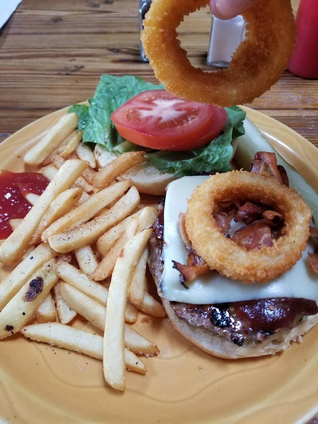 Antonias at The Beach Restaurant and Bar | night club | 492 Revere Beach Blvd, Revere, MA 02151, USA | 7812841272 OR +1 781-284-1272