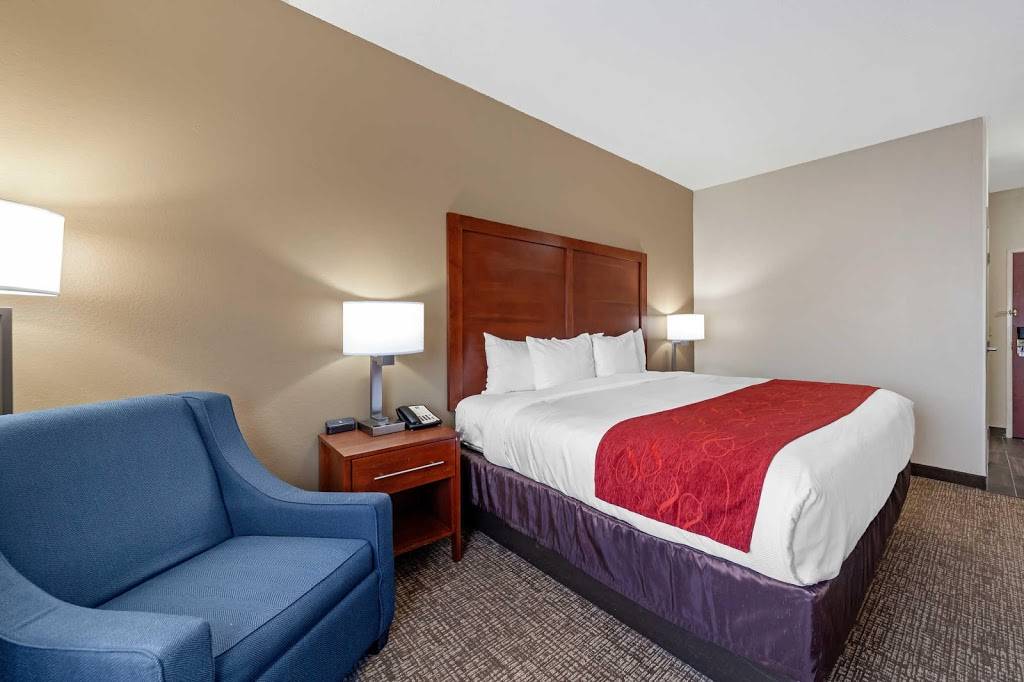 Comfort Inn Oklahoma City South - I-240 | restaurant | 7601 C A Henderson Blvd, Oklahoma City, OK 73139, USA | 4056313111 OR +1 405-631-3111