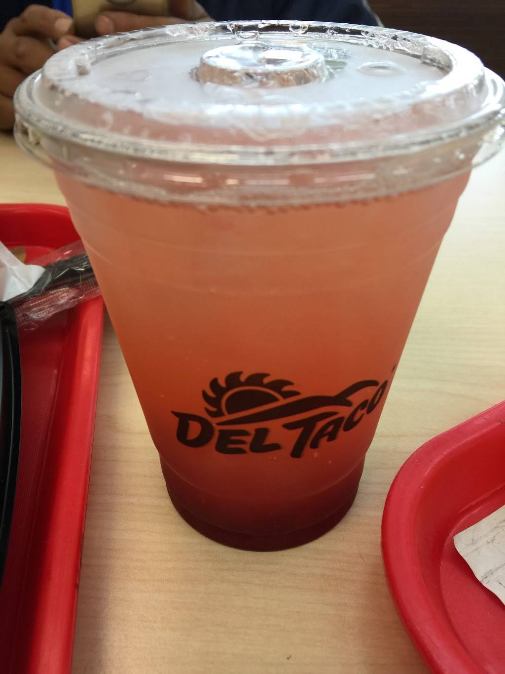 Del Taco | meal takeaway | 3864 Sierra Ave, Fontana, CA 92336, USA | 9098234935 OR +1 909-823-4935