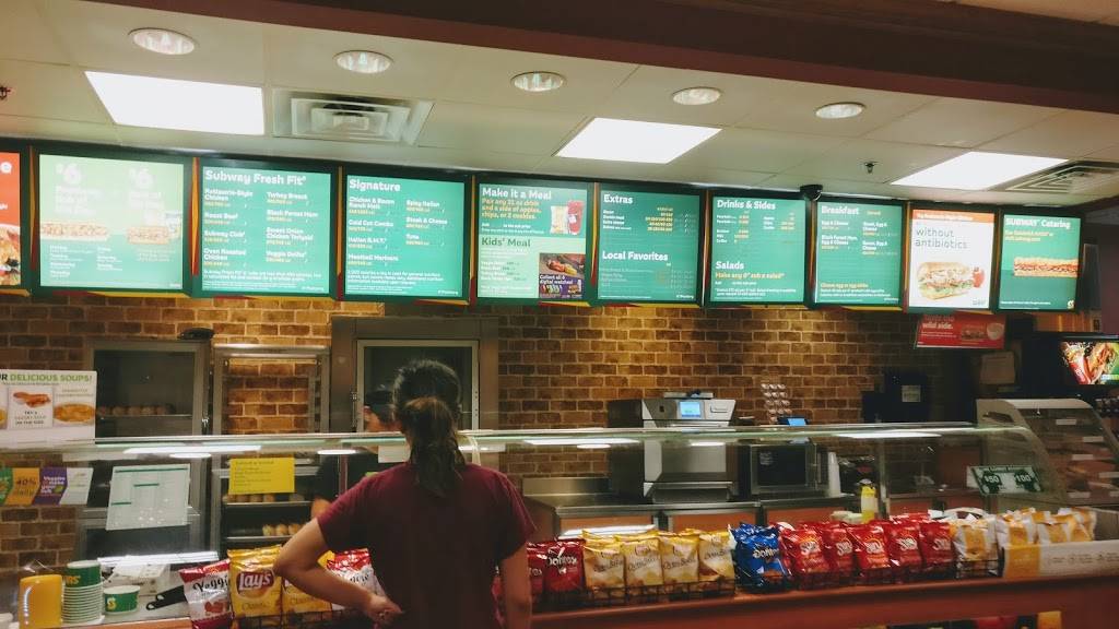 Subway Restaurants | restaurant | 5050 N Cumberland Ave Suite 10J, Norridge, IL 60706, USA | 7084532220 OR +1 708-453-2220