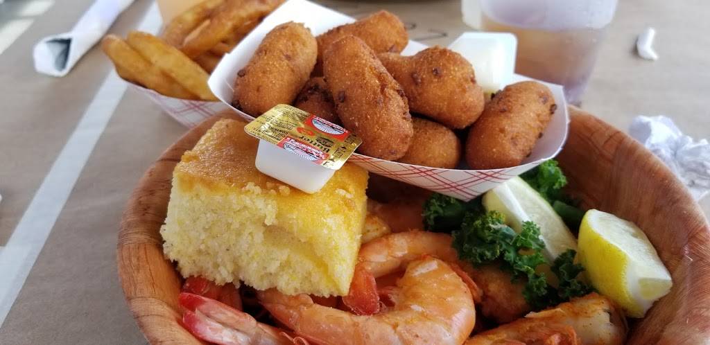 Harris Crab House | restaurant | 433 Kent Narrow Way N, Grasonville, MD 21638, USA | 4108279500 OR +1 410-827-9500