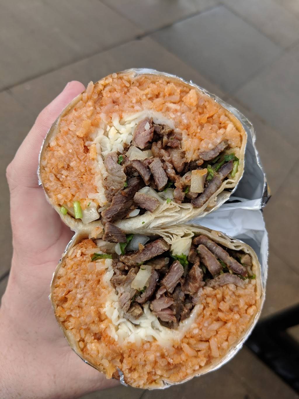 Las Chicas Fresas | restaurant | 246 S Towne Ave, Pomona, CA 91766, USA | 9094613240 OR +1 909-461-3240