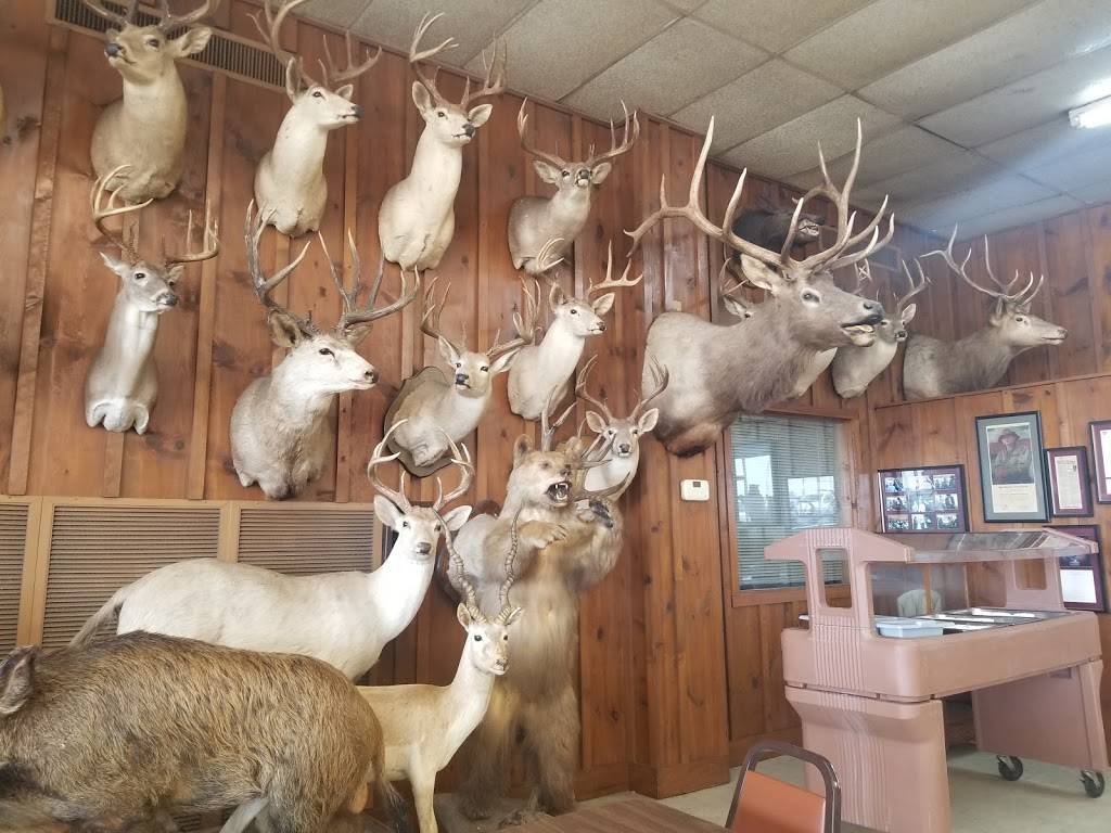 Mikeskas Bar-B-Q & Catering | restaurant | 22730 US-59, El Campo, TX 77437, USA | 8003882552 OR +1 800-388-2552