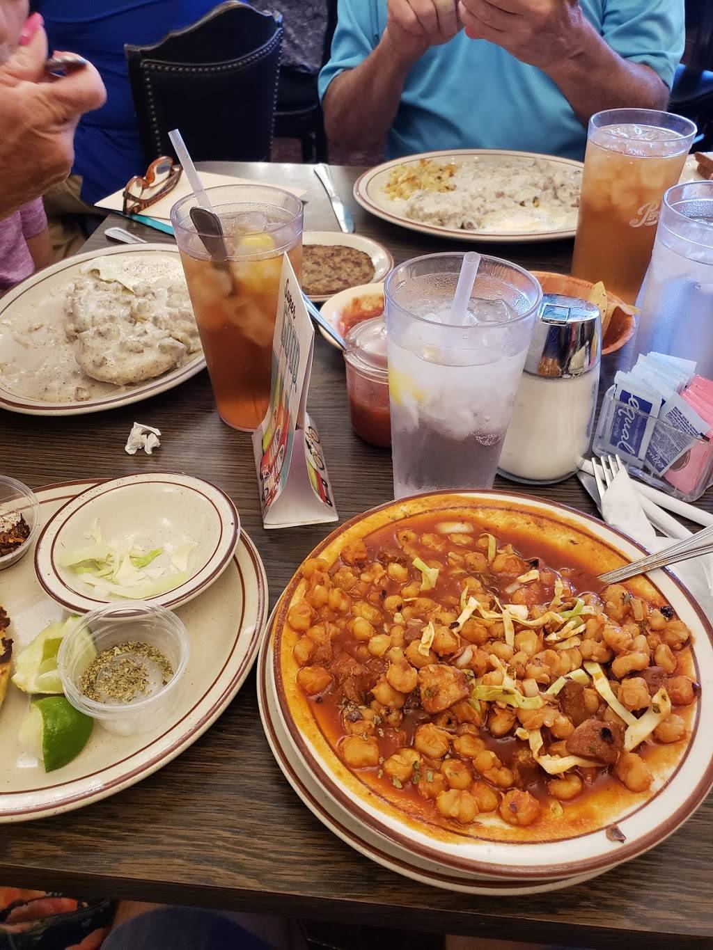 Avilas Mexican Food | restaurant | 6232 N Mesa St, El Paso, TX 79912, USA | 9155843621 OR +1 915-584-3621