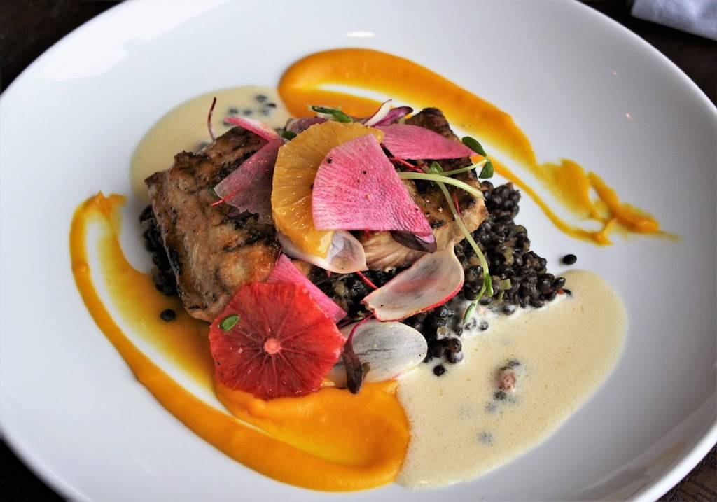 Three Embers Restaurant | restaurant | 10 Marriott Dr, Lincolnshire, IL 60069, USA | 8476340100 OR +1 847-634-0100