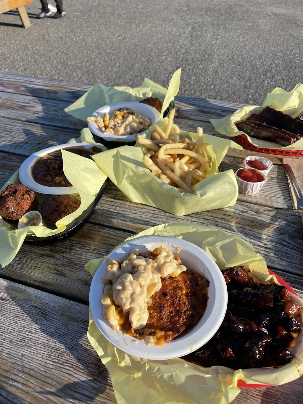 Low & Slow BBQ | restaurant | 101 Taylor Way, Blue Lake, CA 95525, USA | 7074969578 OR +1 707-496-9578
