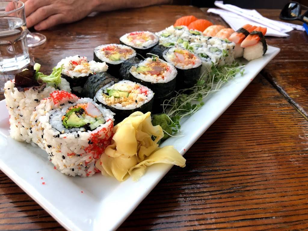 Sata Sushi | restaurant | 3349 Rue Ontario E, Montréal, QC H1W 1P8, Canada | 5145107282 OR +1 514-510-7282