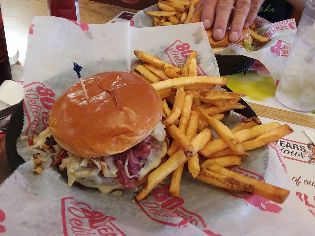 Big Boy | restaurant | 329 S Main St, Brooklyn, MI 49230, USA | 5175923212 OR +1 517-592-3212