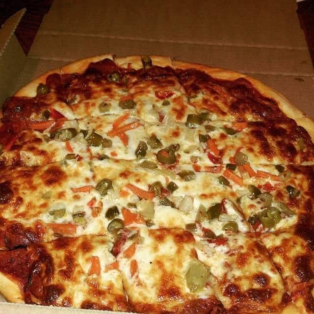 Giannas Pizza | meal delivery | 1519 E 87th St, Chicago, IL 60619, USA | 7737349400 OR +1 773-734-9400