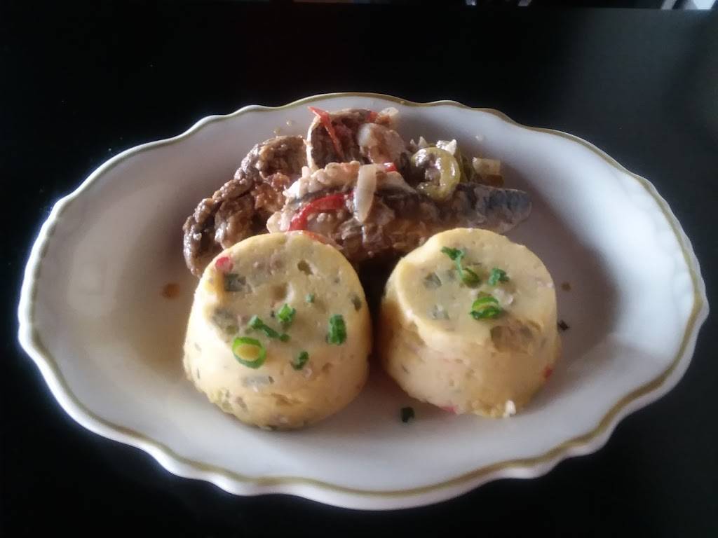 Flambeaus Live | restaurant | 2308 Market St, Youngstown, OH 44507, USA | 3309537822 OR +1 330-953-7822