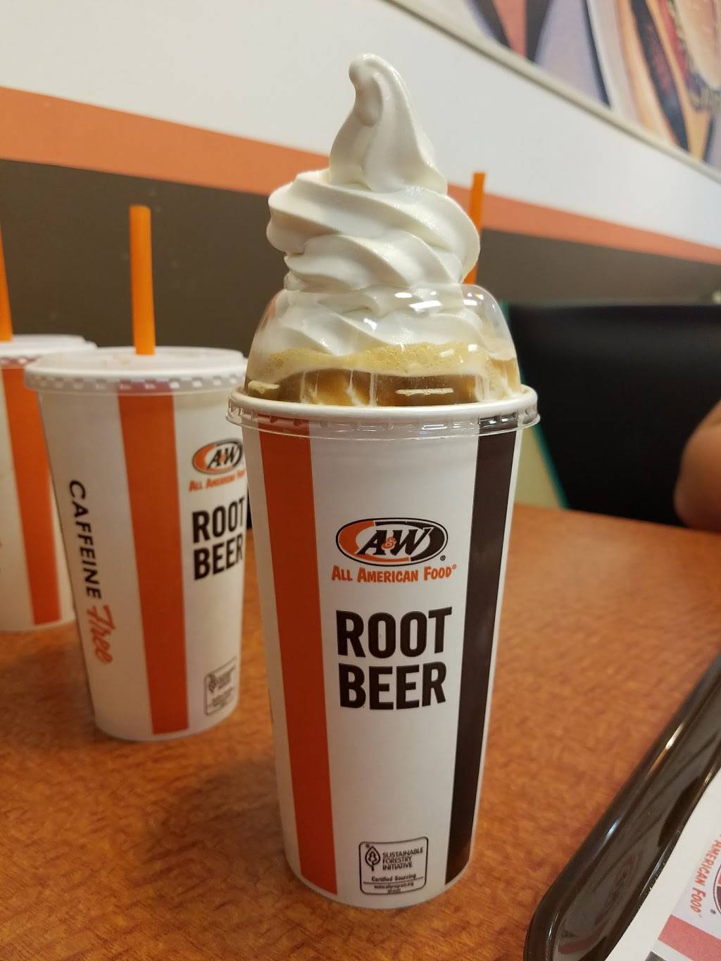 A&W Restaurant | restaurant | 2145 University Ave, Green Bay, WI 54302, USA | 9204068212 OR +1 920-406-8212