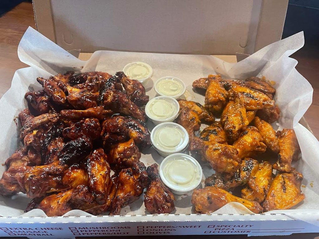 Steves Clam Bar and Pizza Pub | restaurant | 1488 Hertel Ave, Buffalo, NY 14216, USA | 7168626223 OR +1 716-862-6223