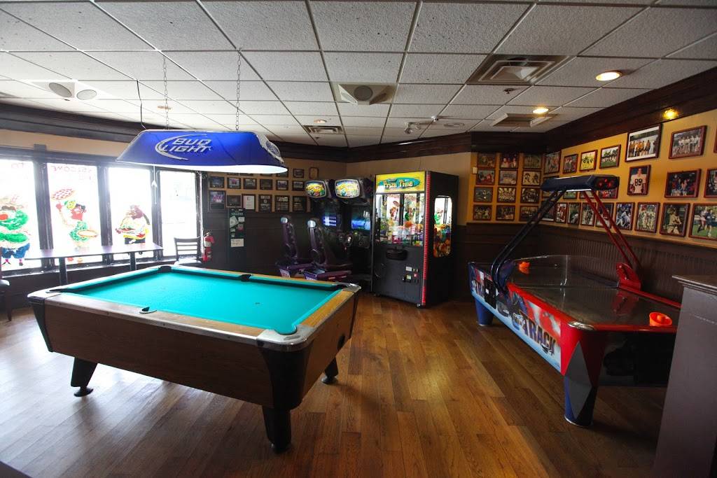 Dockside Restaurant in Malden | restaurant | 229 Centre St, Malden, MA 02148, USA | 7813213000 OR +1 781-321-3000