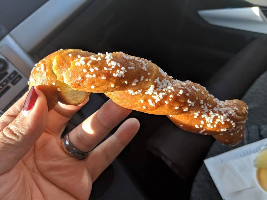 Sonic Drive-In | restaurant | 2082 E Warm Springs Rd, Las Vegas, NV 89119, USA | 7022696614 OR +1 702-269-6614