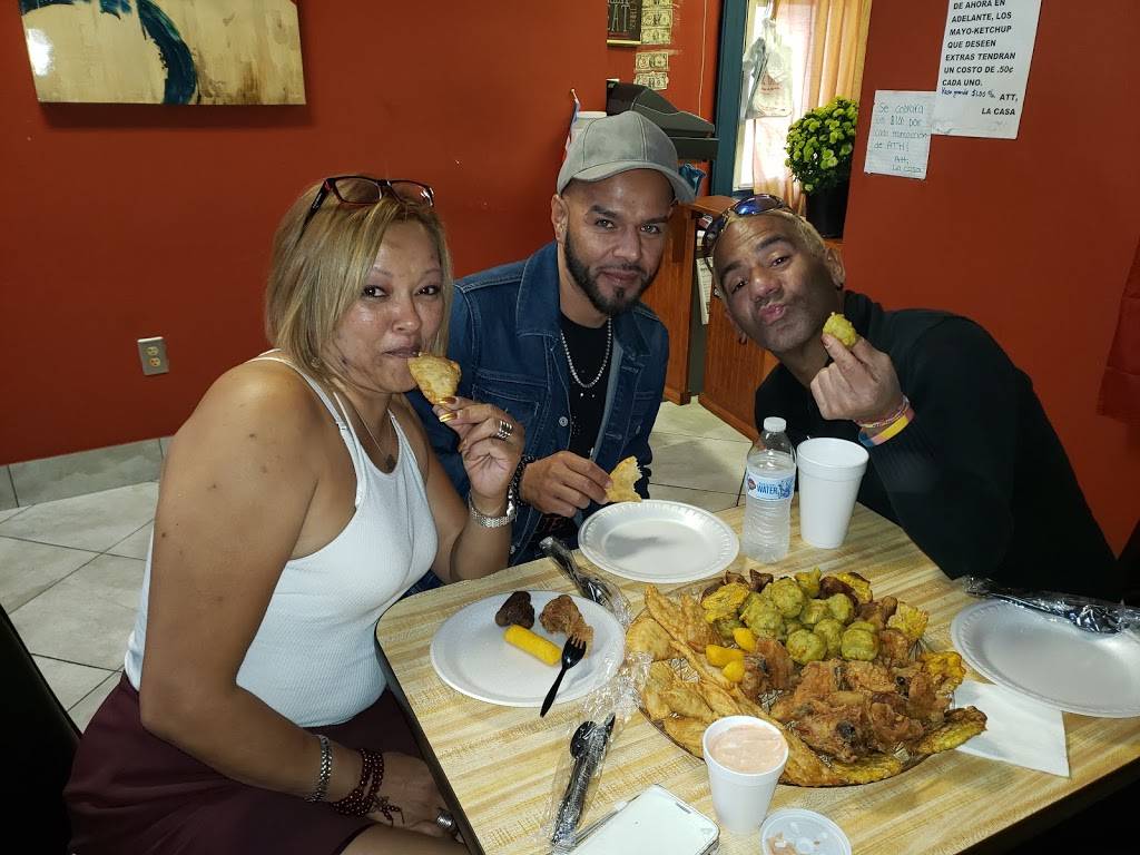 La Casa de los Pastelillos | restaurant | 744 N 8th St, Reading, PA 19604, USA | 7875652036 OR +1 787-565-2036