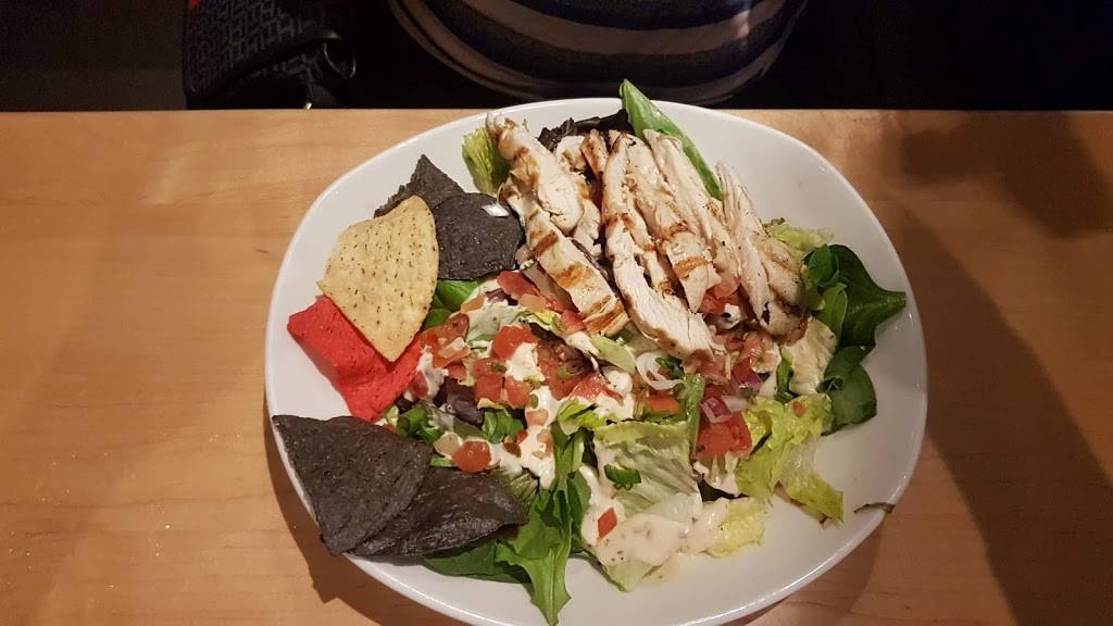 Shoeless Joes Sports Grill | restaurant | 249 Queens Quay W, Toronto, ON M5J 1B5, Canada | 4169157478 OR +1 416-915-7478