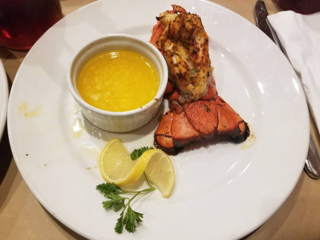 Crossroads Seafood and Steakhouse | restaurant | 106 State Rd 60 East, Plant City, FL 33567, USA | 8137565699 OR +1 813-756-5699