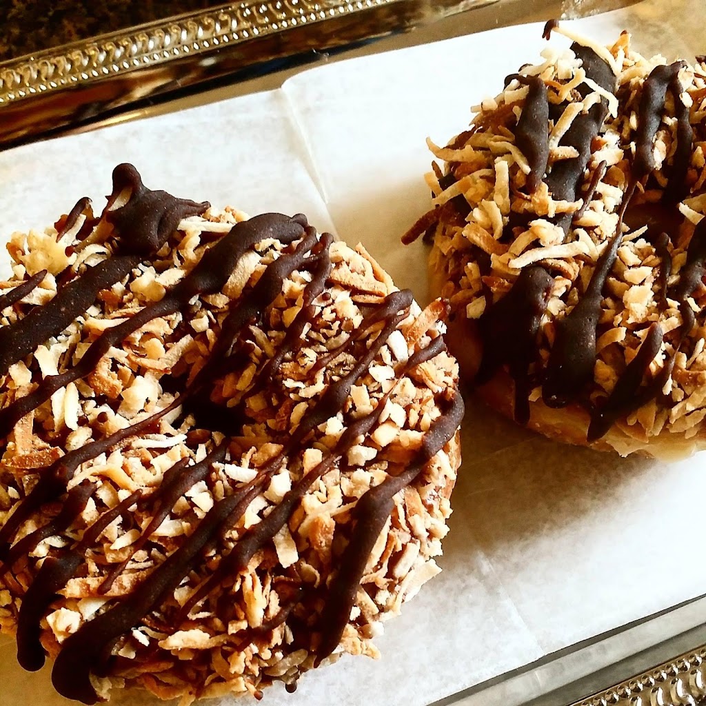 Donut Worry | bakery | 248 E Crogan St, Lawrenceville, GA 30046, USA | 4048005328 OR +1 404-800-5328