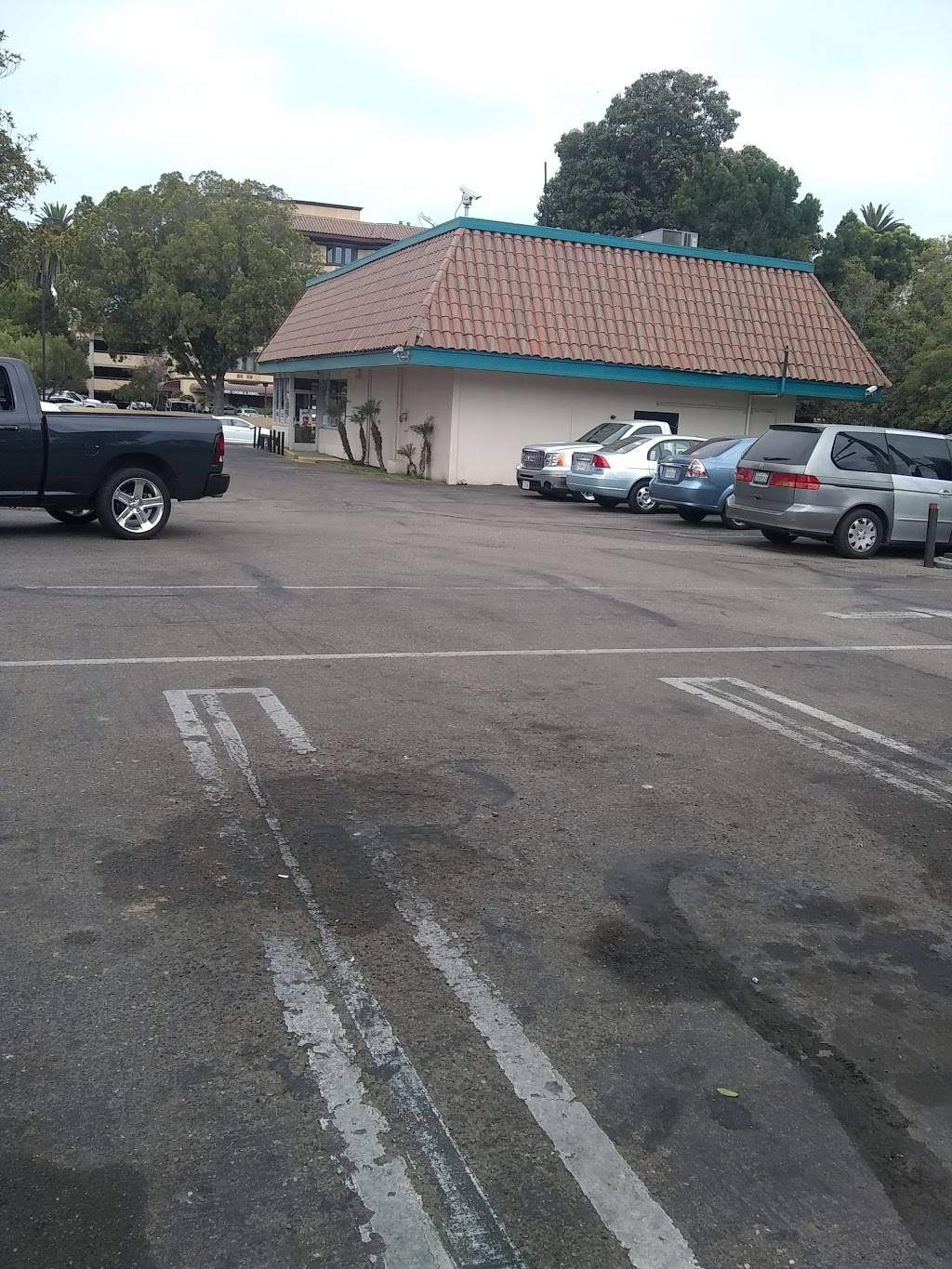 Jack in the Box | restaurant | 830 S Broadway, Santa Maria, CA 93454, USA | 8059225693 OR +1 805-922-5693