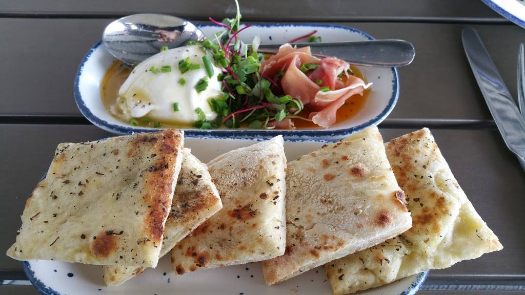 The Halls Pizza Kitchen | restaurant | 1004 N Hudson Ave #106, Oklahoma City, OK 73105, USA | 4056001991 OR +1 405-600-1991