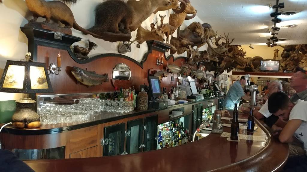 Fosters Bighorn | restaurant | 143 Main St, Rio Vista, CA 94571, USA | 7073742511 OR +1 707-374-2511