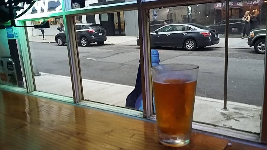 Bedford Falls | restaurant | 206 E 67th St, New York, NY 10065, USA | 2127178181 OR +1 212-717-8181