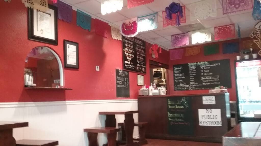 Tamales Alberto | restaurant | 1644 W Temple St, Los Angeles, CA 90026, USA | 2134844485 OR +1 213-484-4485