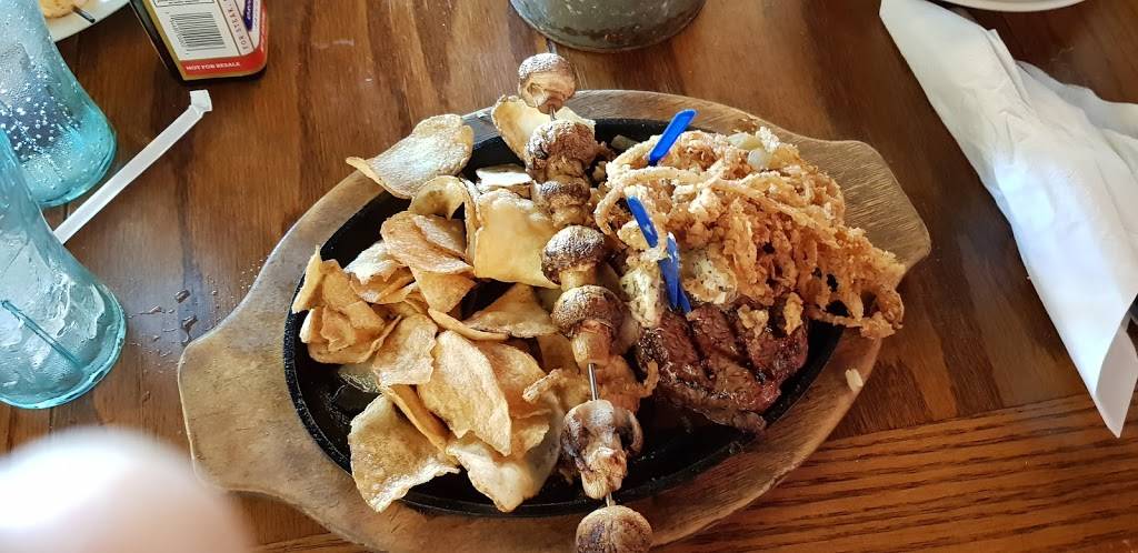 Logans Roadhouse | restaurant | 3299 W Shore Dr, Holland, MI 49424, USA | 6163999451 OR +1 616-399-9451