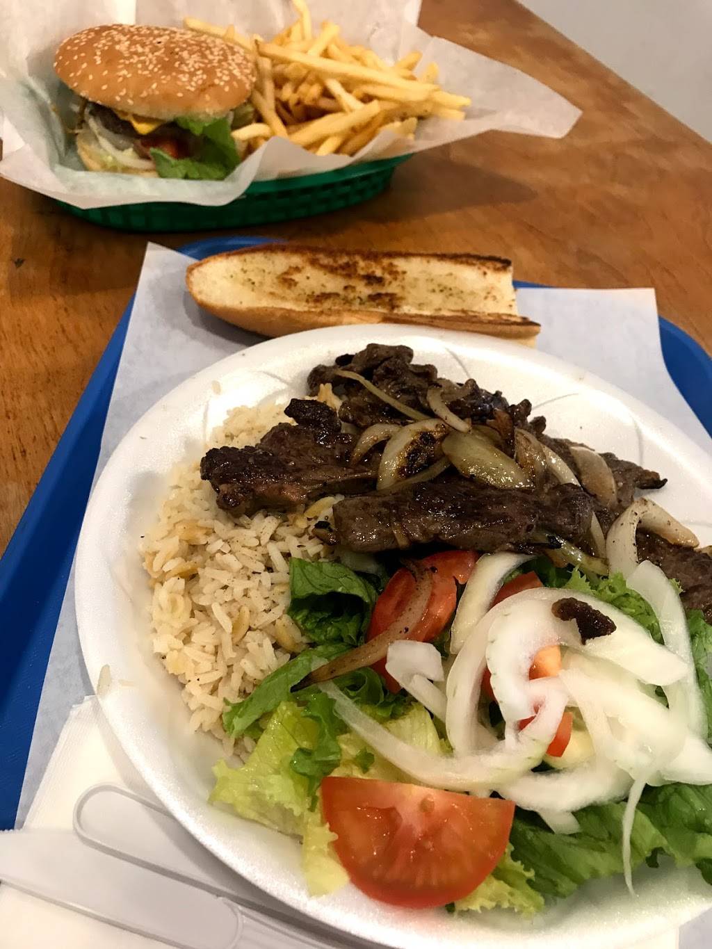 ChipMonks | restaurant | 438 W Diversey Pkwy, Chicago, IL 60614, USA | 7732818060 OR +1 773-281-8060