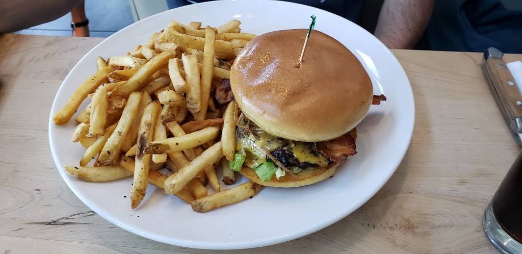 Hickory & Oak | restaurant | 705 State St, Bowling Green, KY 42101, USA | 2707159268 OR +1 270-715-9268