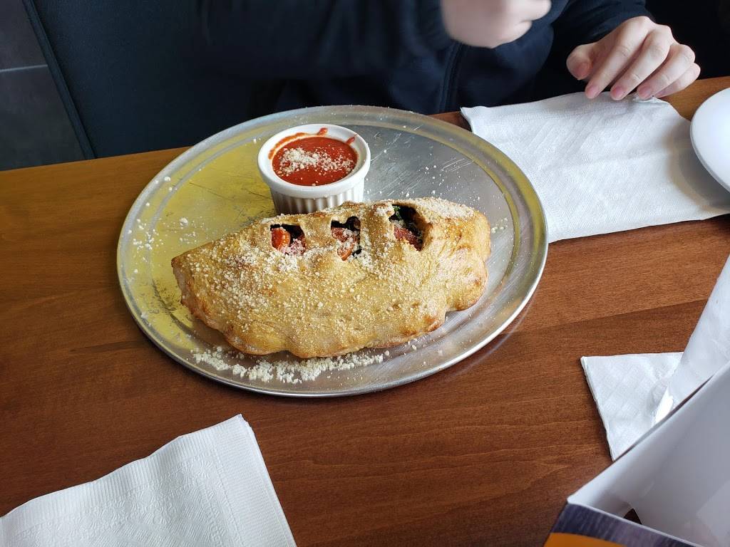 Mellow Mushroom | restaurant | 4716 Mid Rivers Mall Dr, Cottleville, MO 63376, USA | 6364776001 OR +1 636-477-6001